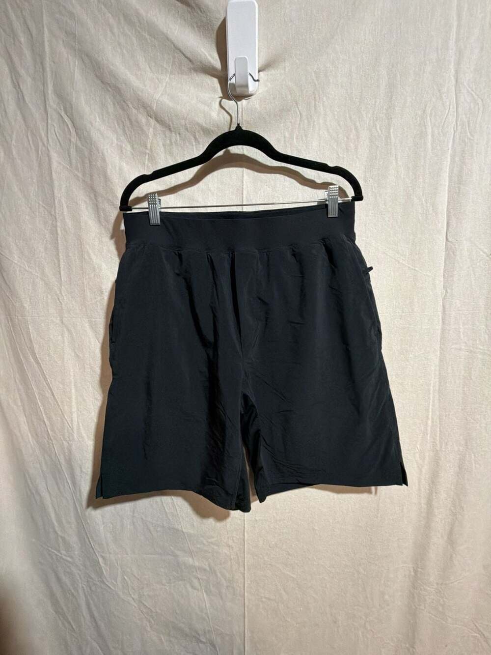 Fabletics The 9" Franchise Short Lined Black